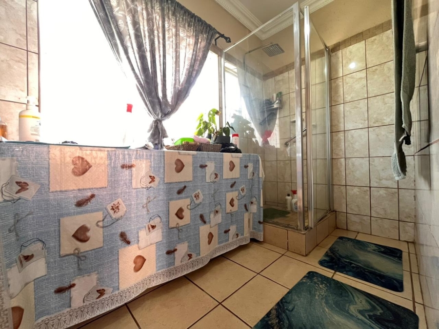 3 Bedroom Property for Sale in Geelhoutpark North West